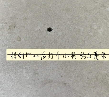 凤冈瓷砖空鼓维修公司专业解答在瓷砖铺贴过程中，如果砂料搅拌不均匀，将会带来以下问题